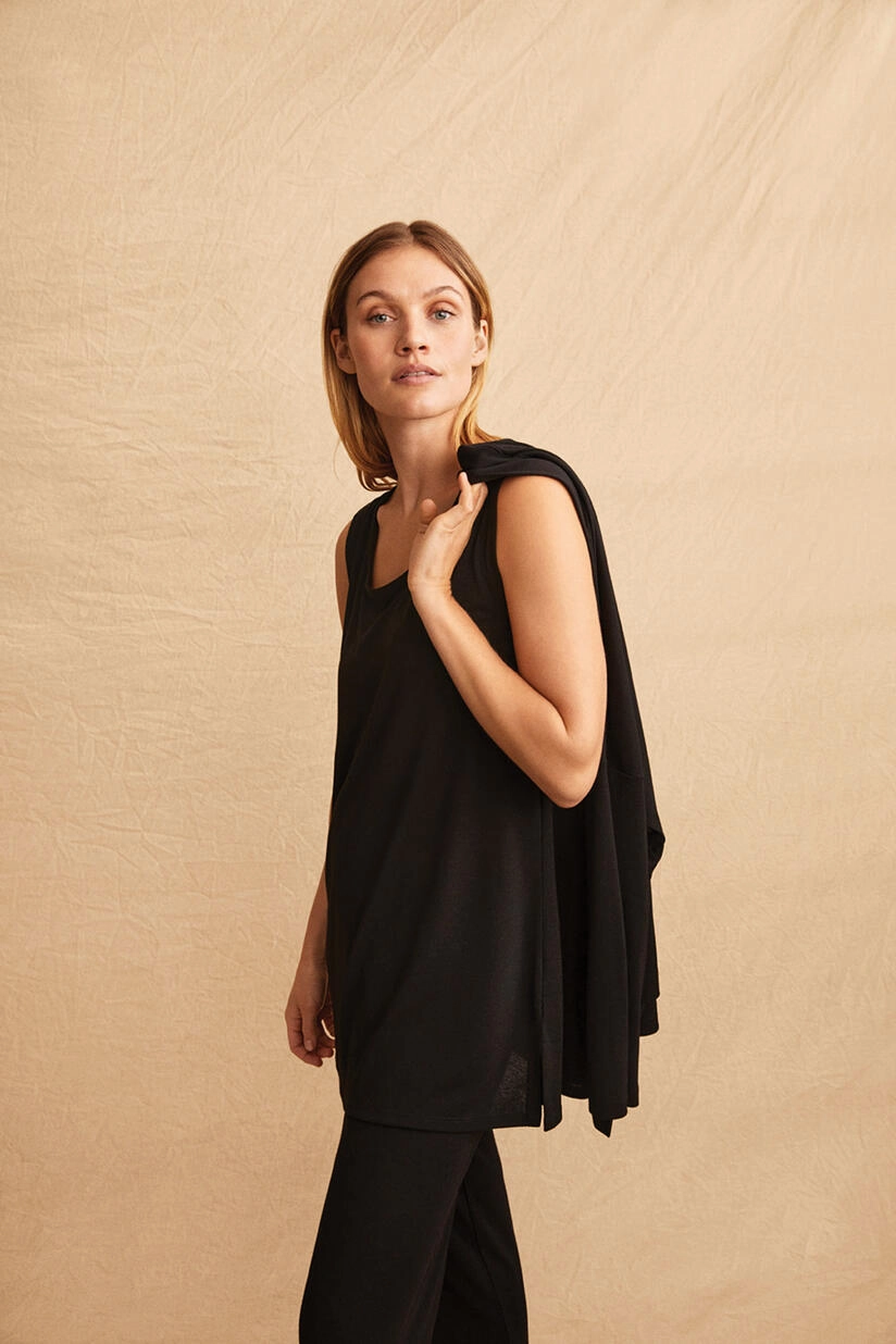 1006691 MaElta Basic Top - Black TearResistant