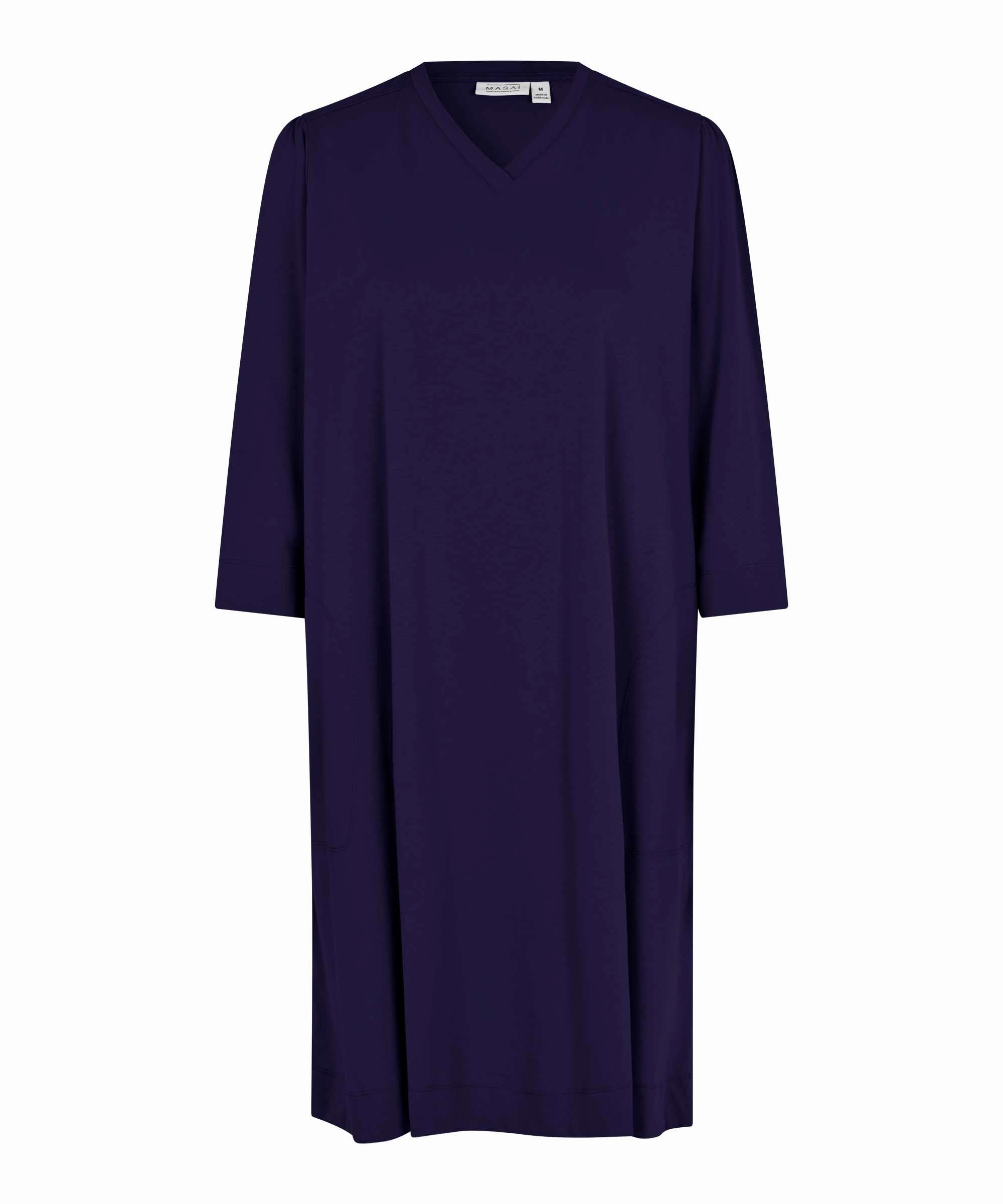 1008934  MaNulene Dress Maritime Blue No Iron Fabric