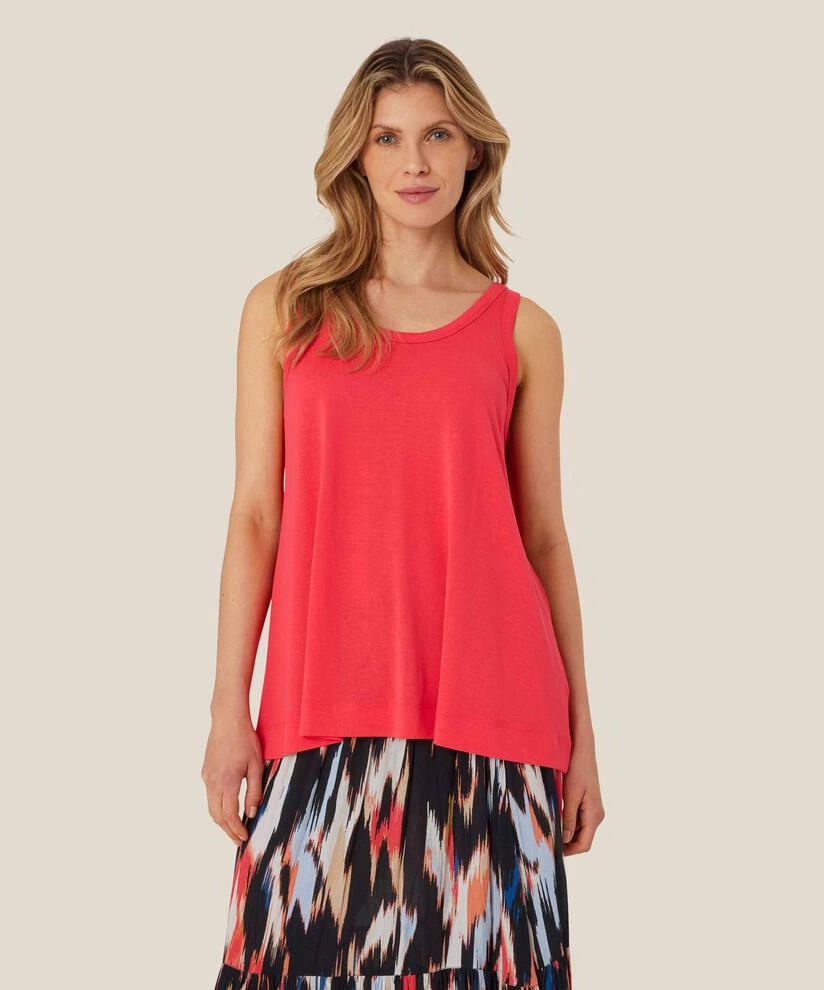 MinimalistStyle 1009441 MaEritta Tank Top - Hibiscus Red