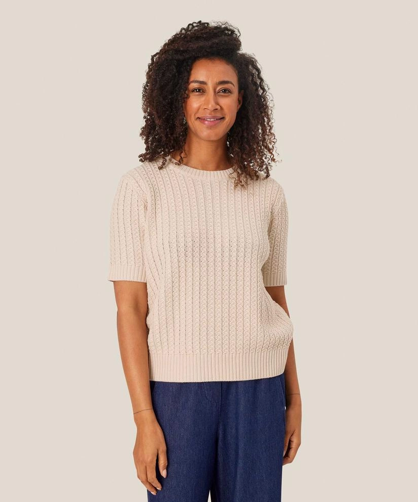1010261 MaFallan Top - Whitecap Architectural Tailoring DropShoulderConstruction