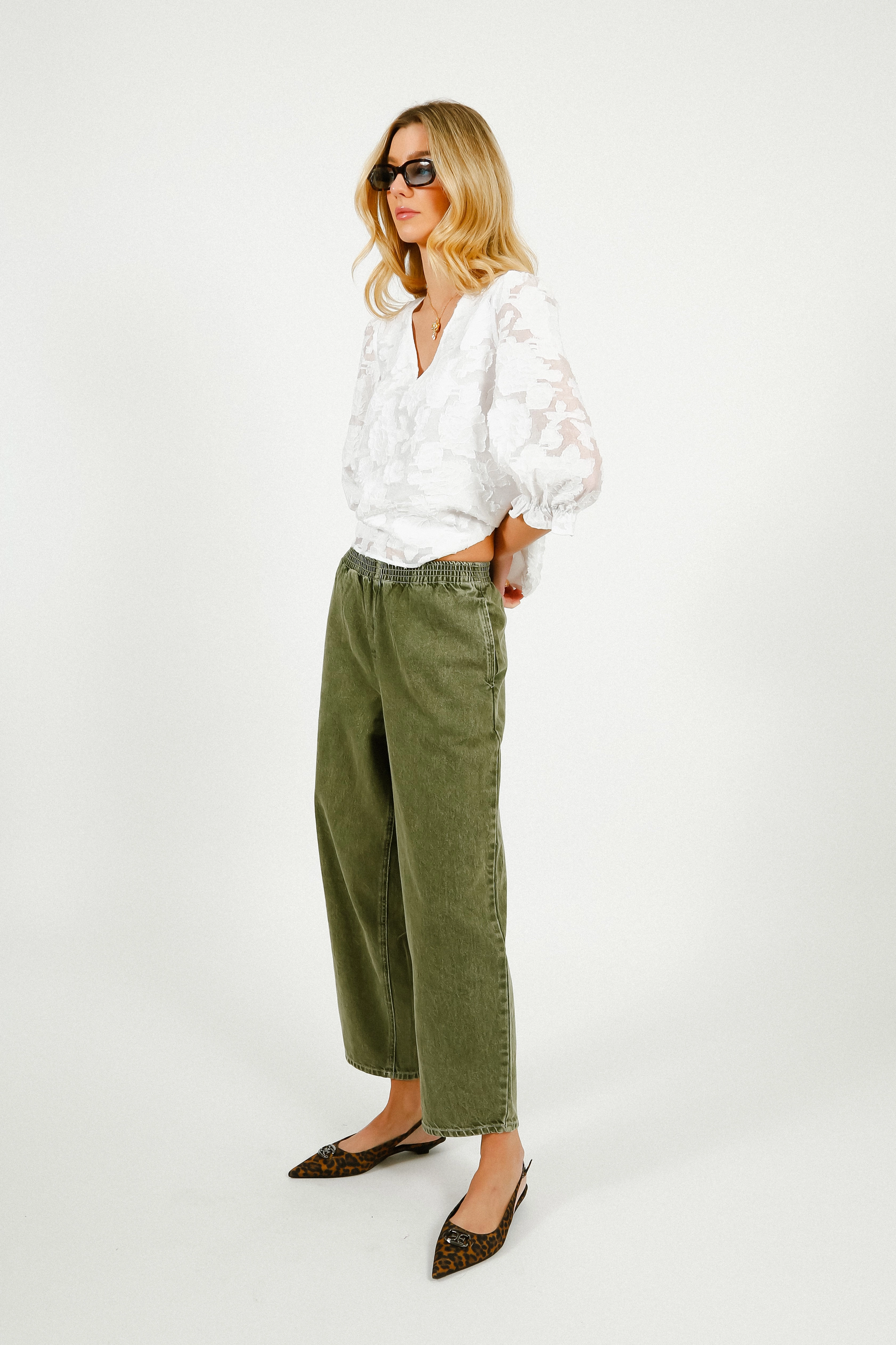 Minimal Waist American Vintage Uzatown Trousers in Olive