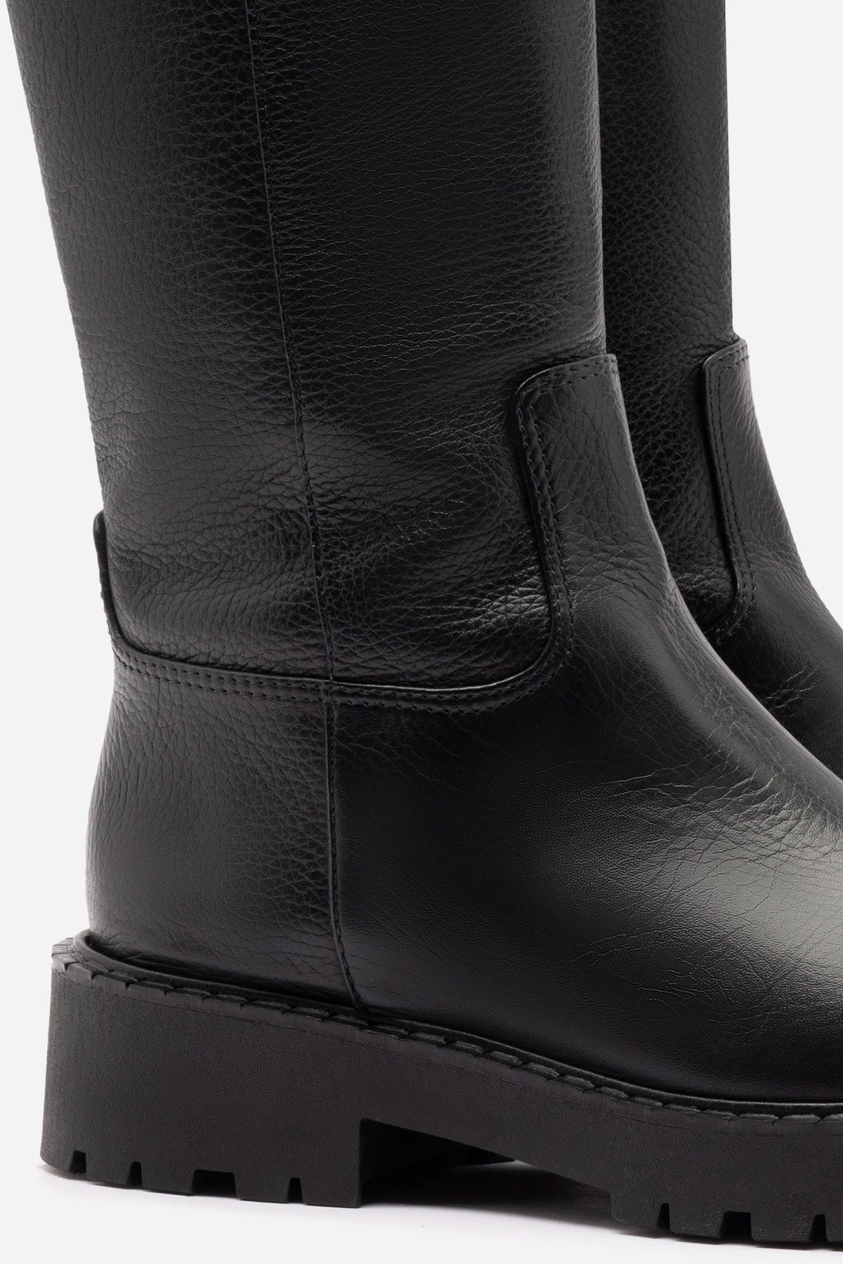 Anne Lugsole Boot In Black Leather Slip Resistant Outsole