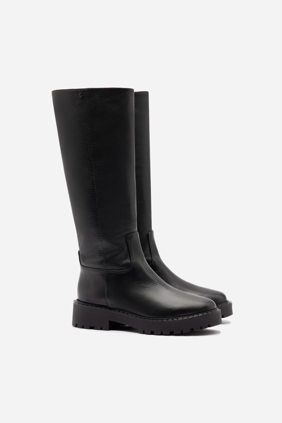 Anne Lugsole Boot In Black Leather High Traction Adventure Journey