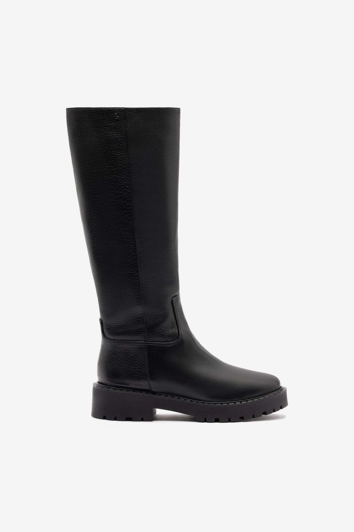 Mud Resistant All Day Wear Metal Edge Anne Lugsole Boot In Black Leather