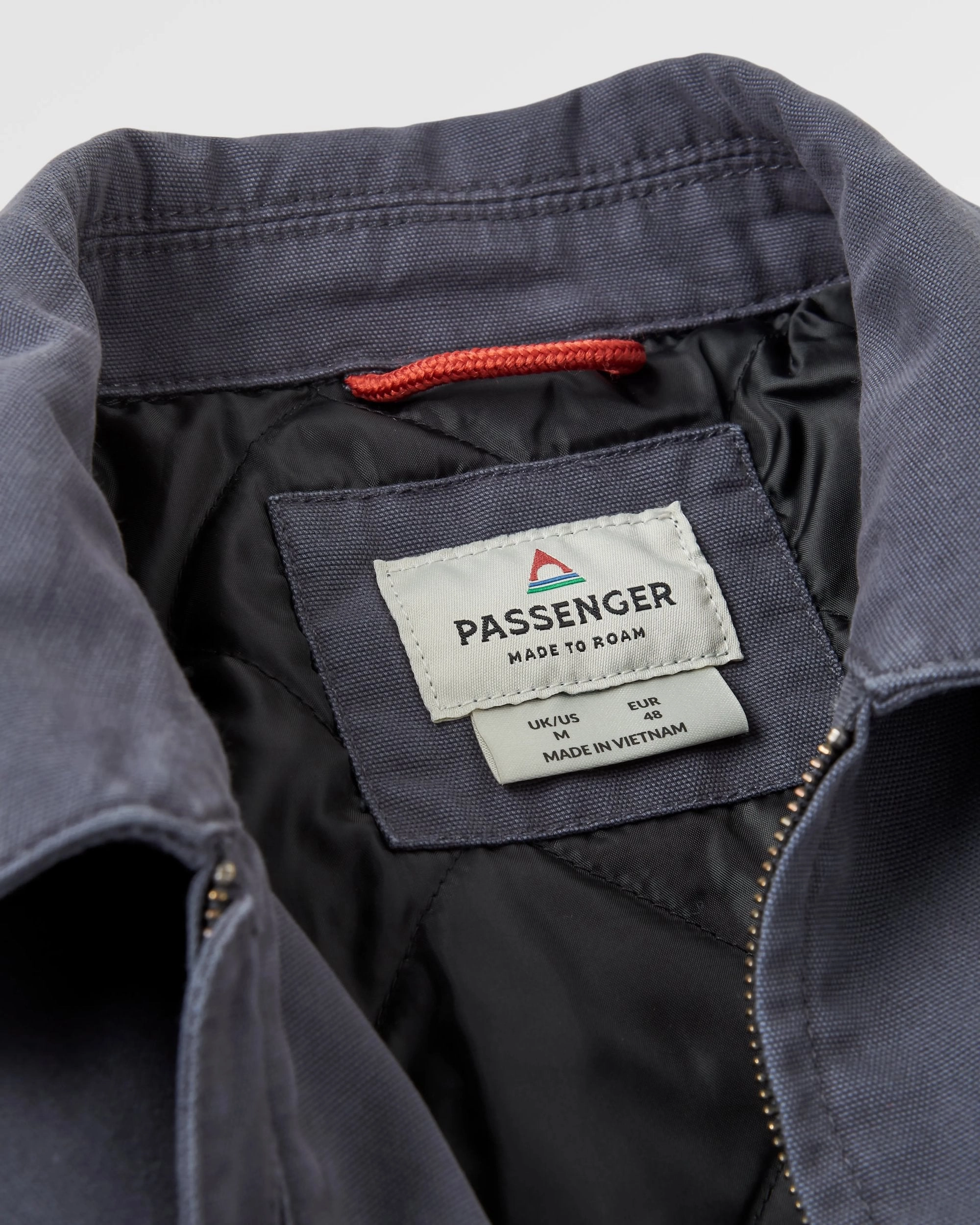 Subtle Color Tone Snag Free Zipper Technology Taylor Quilted Jacket - Charcoal
