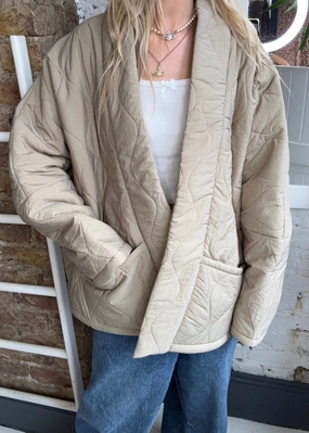 Aokyanos Chicago Sherpa Jacket in Beige Full Zip Closure Eco Friendly Dye