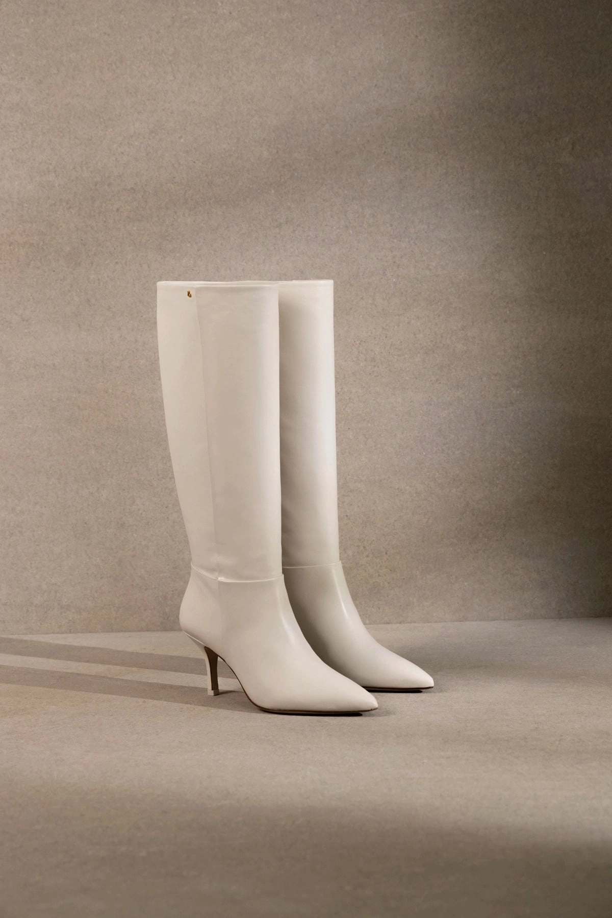 Kate Mid Boot In Ivory Leather gift pick Rough Trail