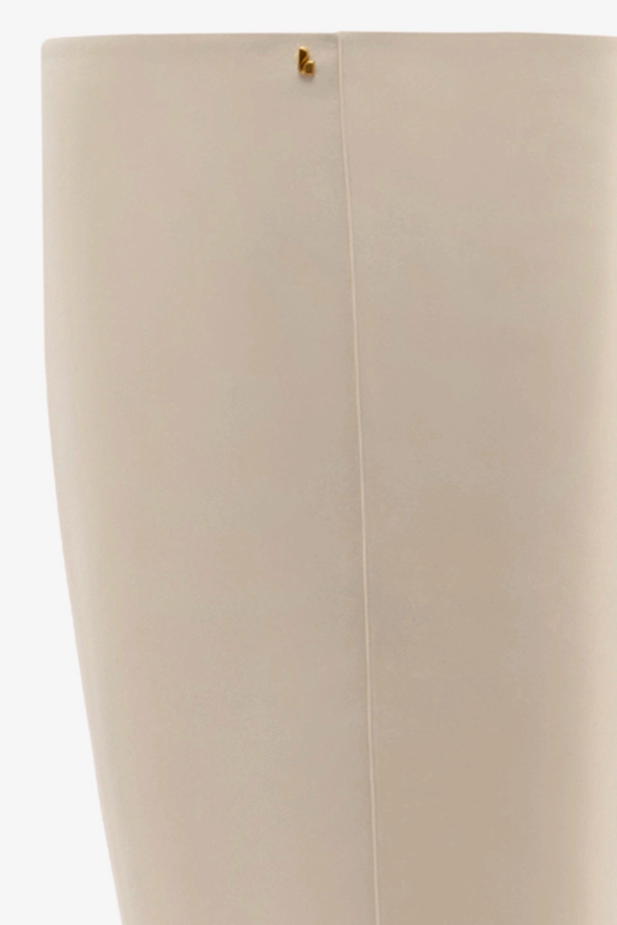 Kate Mid Boot In Ivory Leather Trendy Protection Padded Interior Rural Traveler
