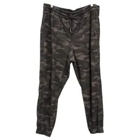 Tapered ankle Yoga Ready Athletic Pants By Athleta In Camouflage Print, Size:1X