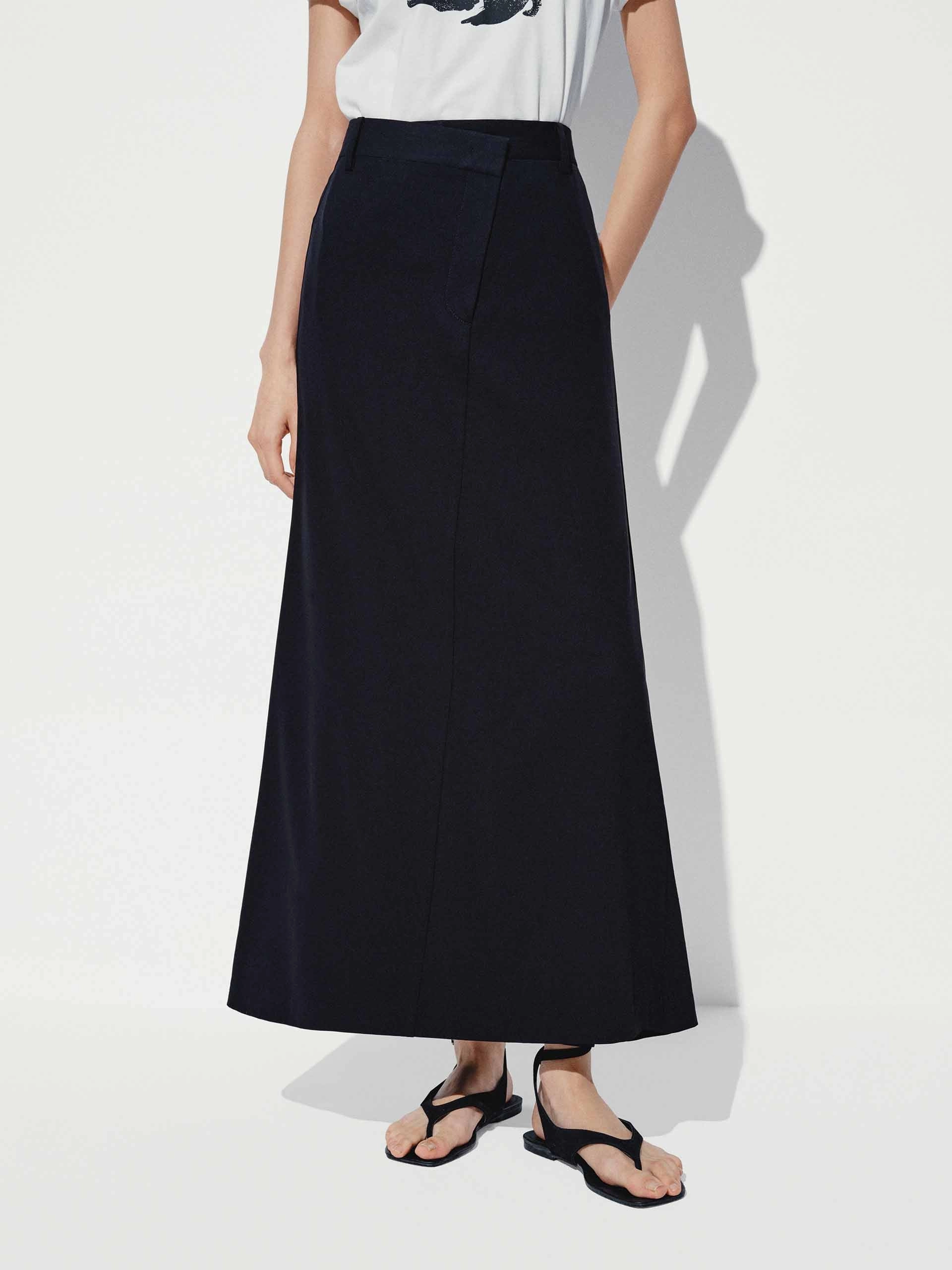 Seasonal Drop Flexible Comfort Back Slit A-Line Skirt