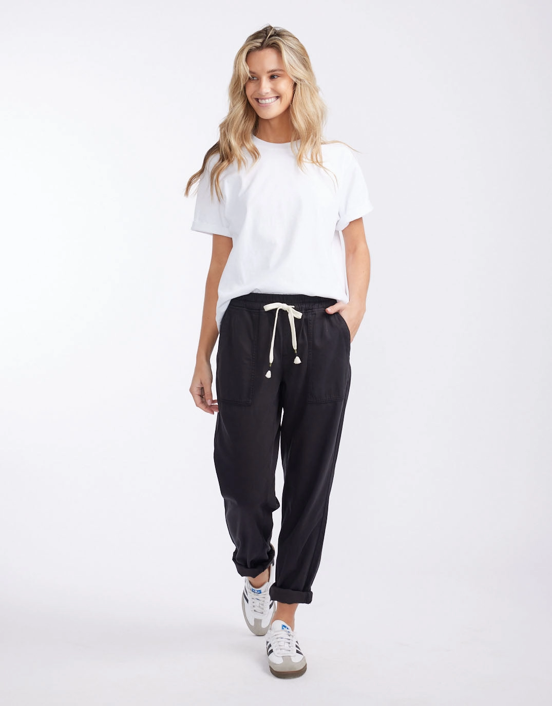 Beach Comber Pant - Black Smooth zipper closure AllDayCompression