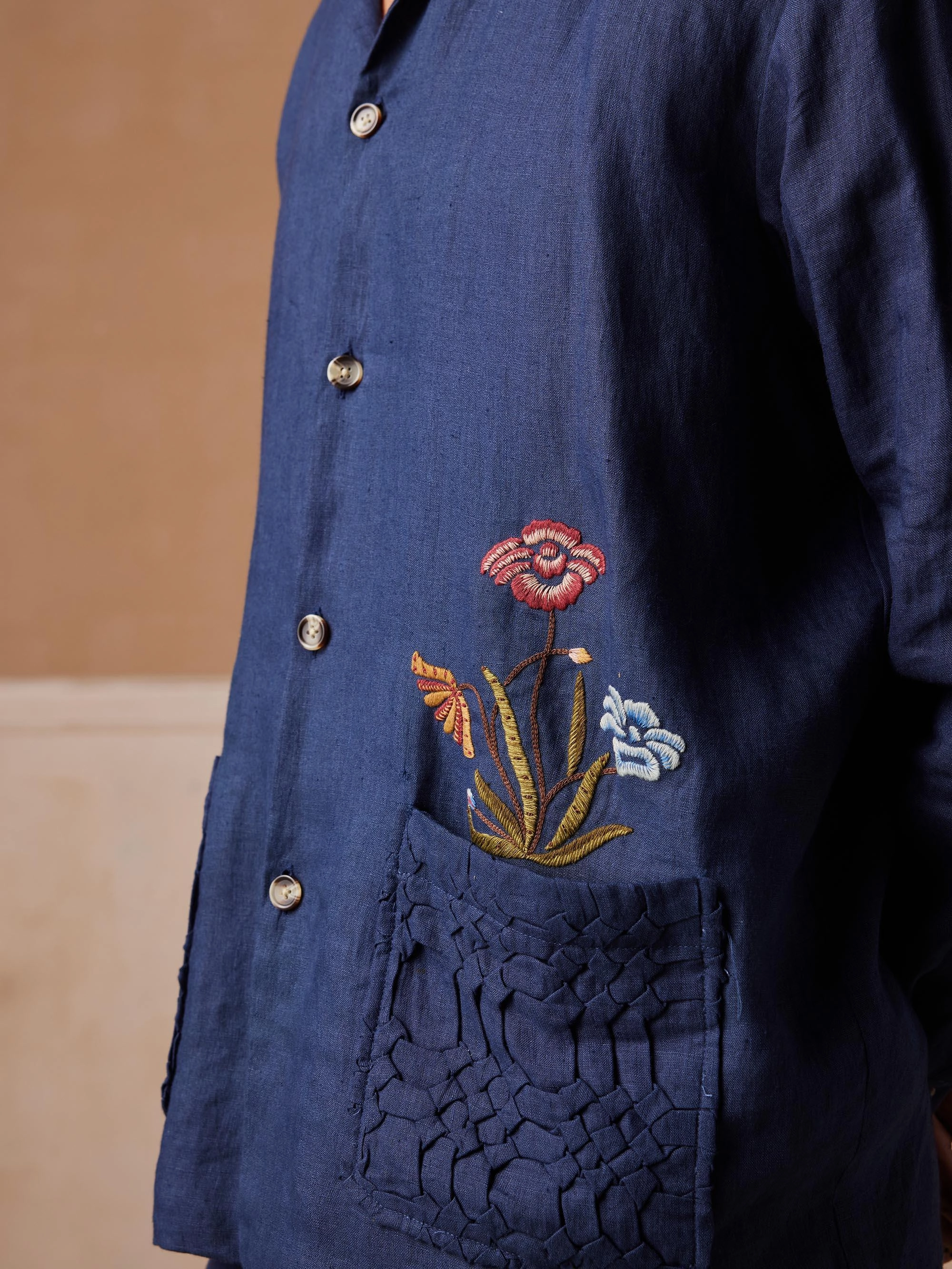 Bloomer Shacket StretchFit Silhouette