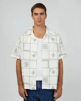 Icon SS Shirt White Split hem Contemporary Fashion