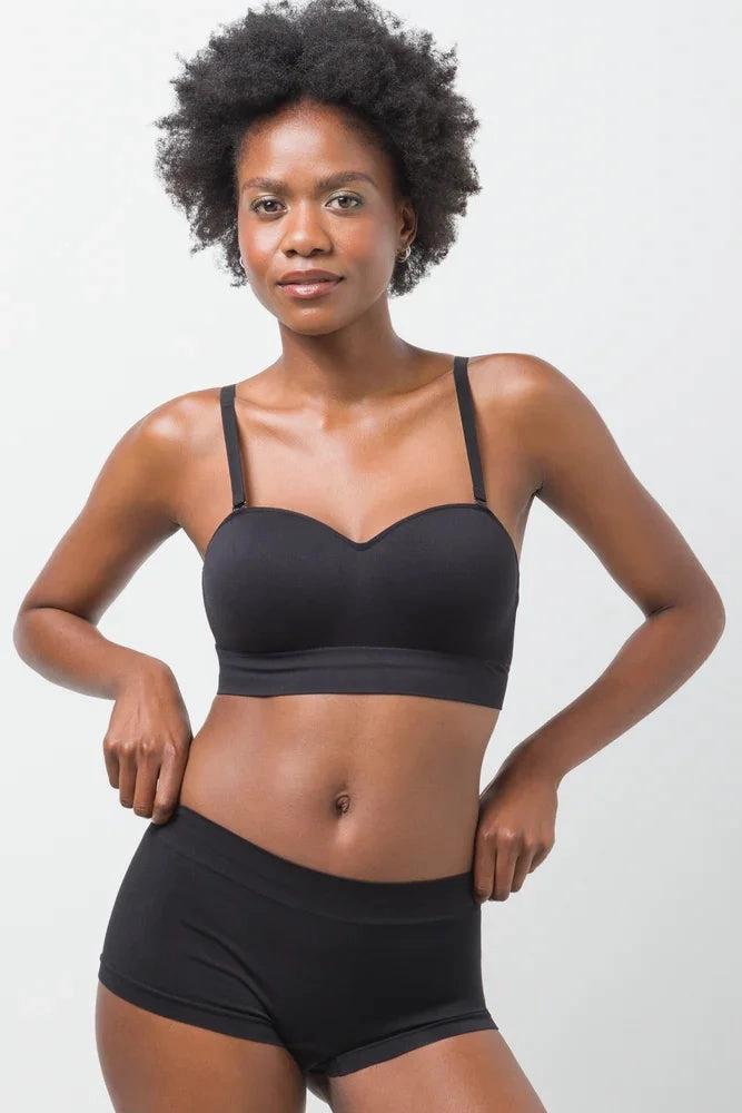 Pilates practitioners Bonded Bralette Black