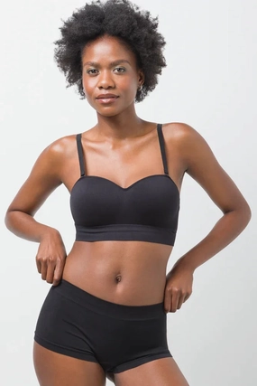 Pilates practitioners Bonded Bralette Black