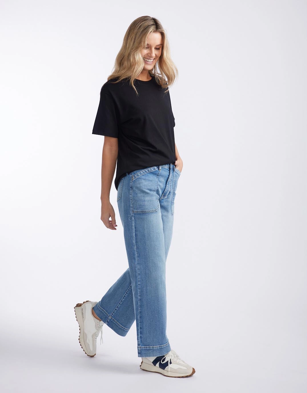 Boyfriend Tee - Black Casual Vibes