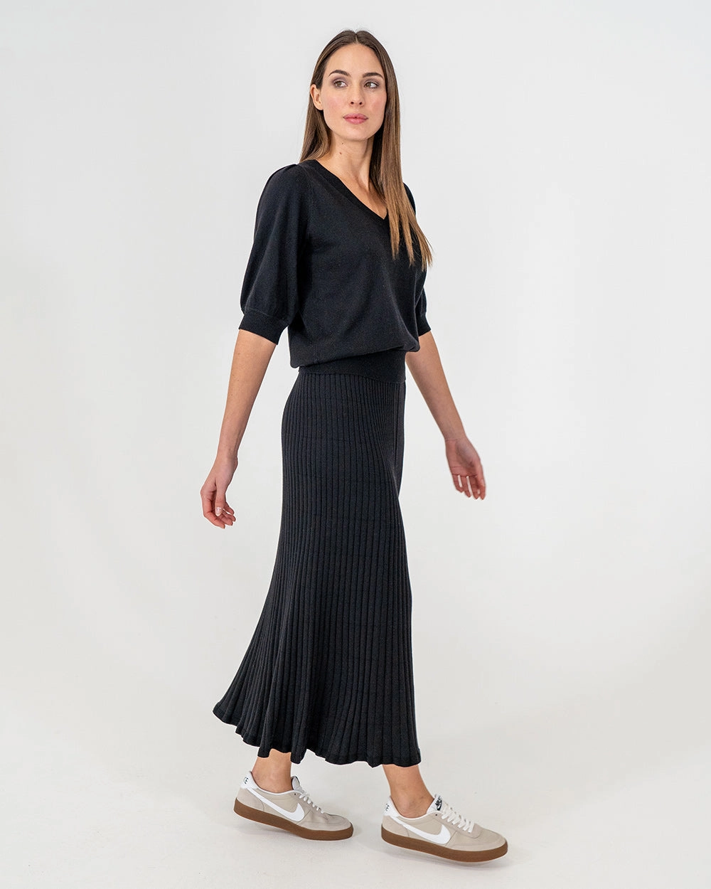 Callie Knit Skirt - Black Modern Cut Non see through