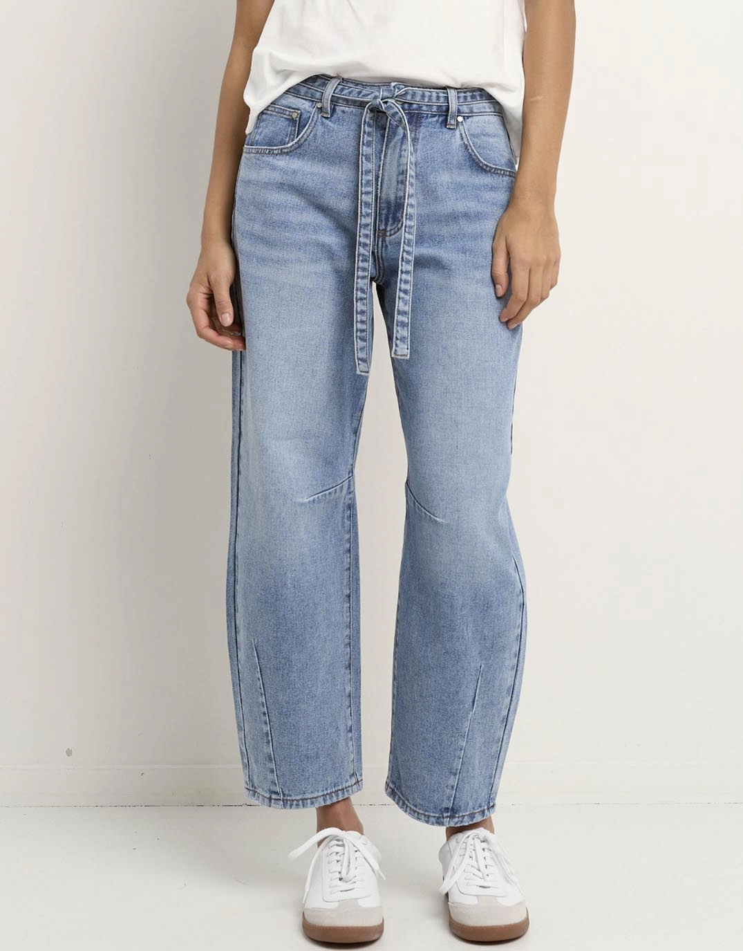 Date Night Loose Vintage Lover Sustainable Trend Setter Versatile Campus Tie Waist Barrel Jeans - Light Blue