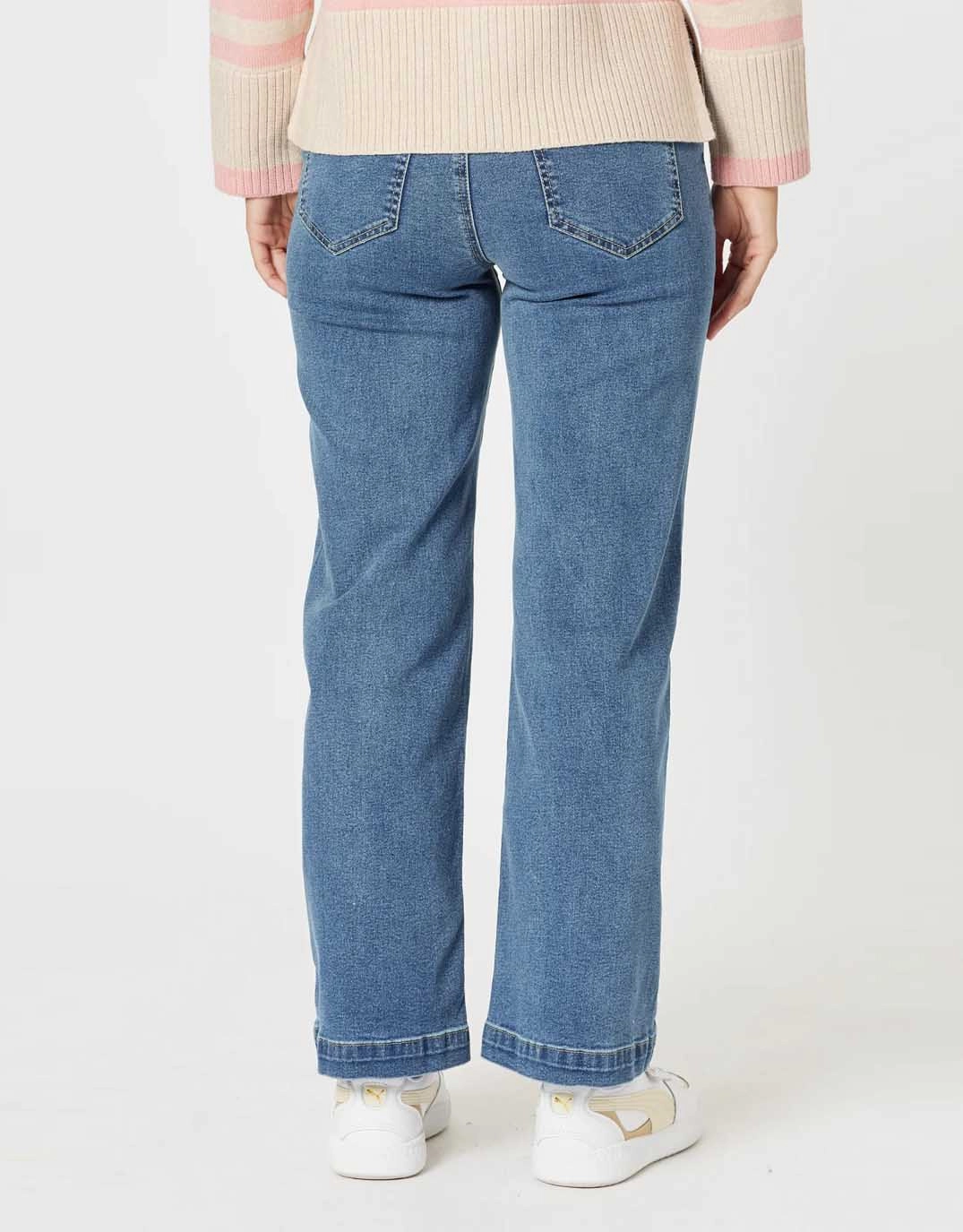 Clean Lines Carpenter Stretch Leg Jean - Washed Denim