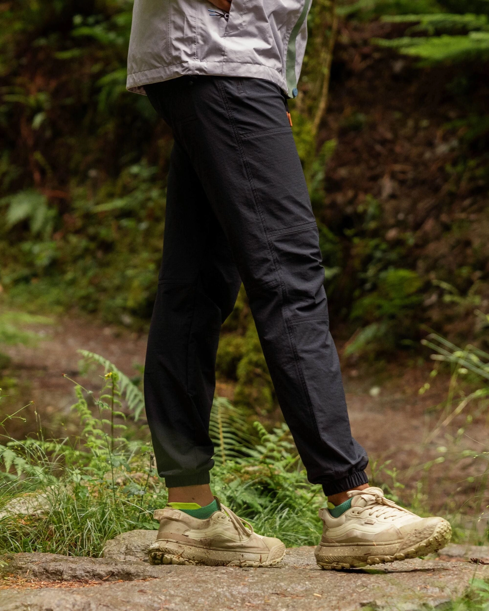 Sandstone Recycled Active Trail Jogger - Black Heat Dissipating Odor Control Technology