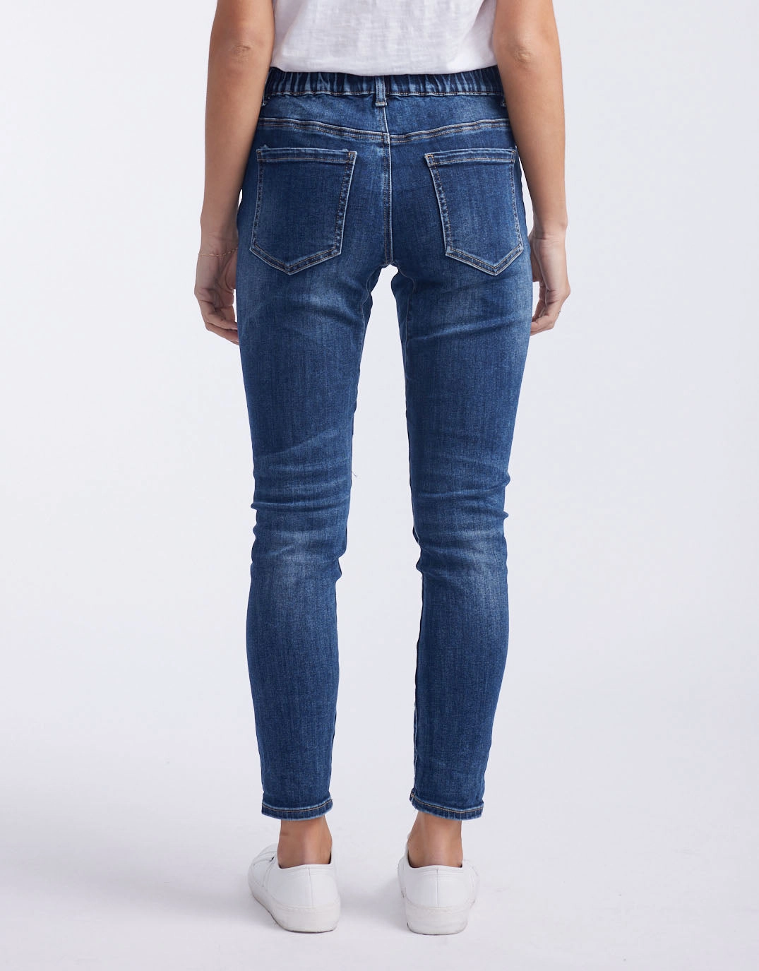 Emma Stretch Jean - Dark Denim Elegant Vibrant Textured