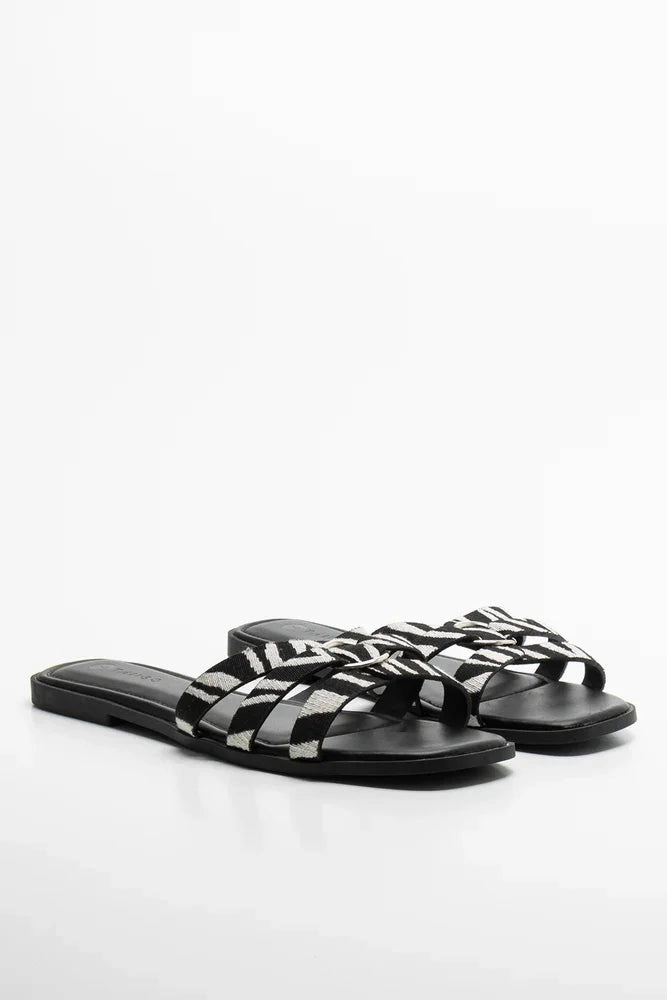 Circle Trim Sandal Black & White Free Movement