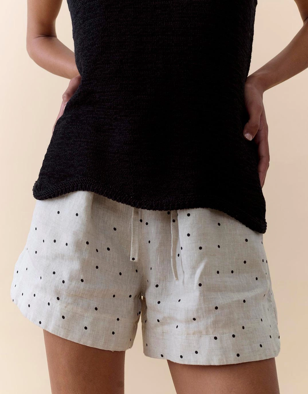 Scallop Hem Tank - Black Piece