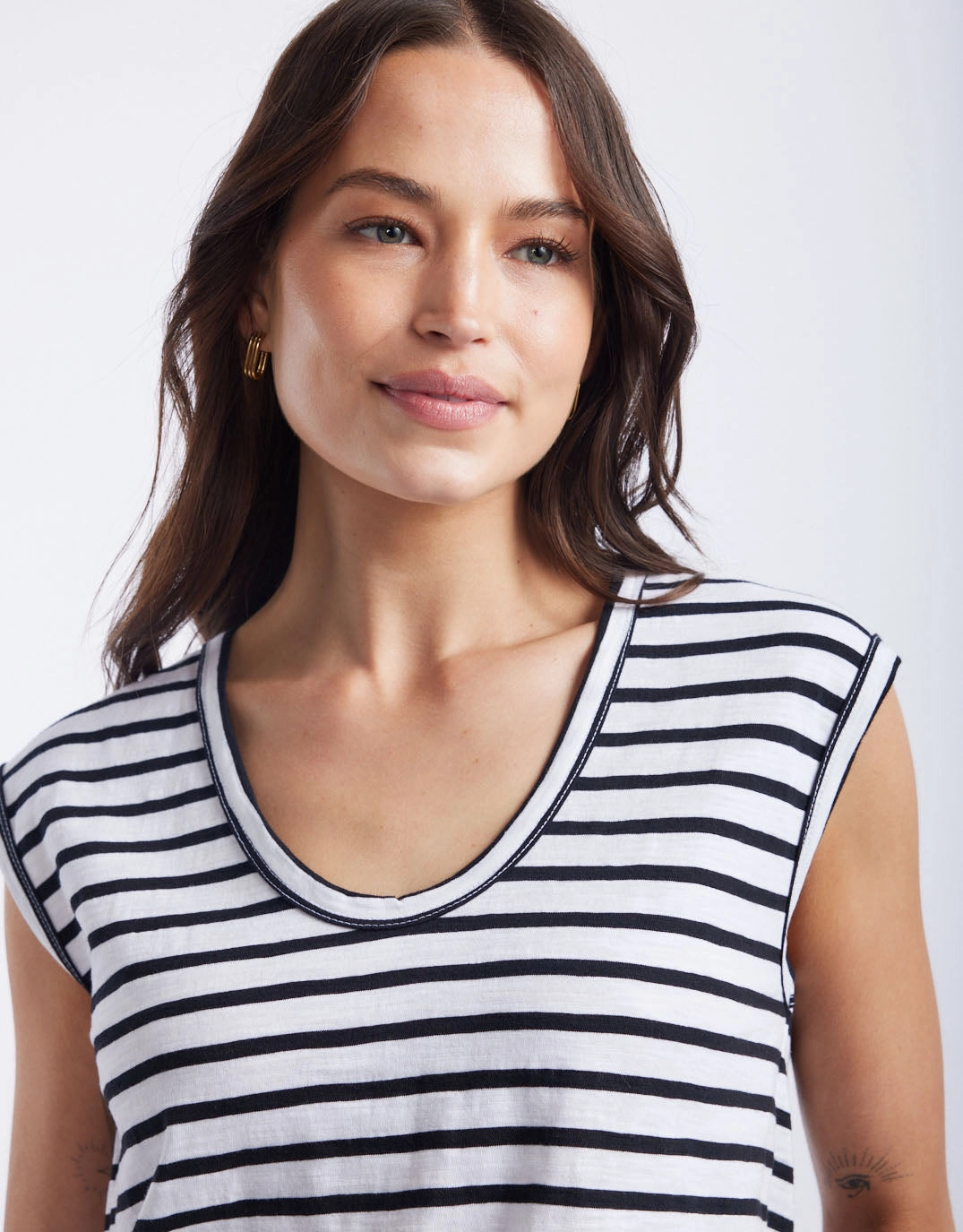 Cali Scoop Tank - White/Black Stripe Opacity narrowness