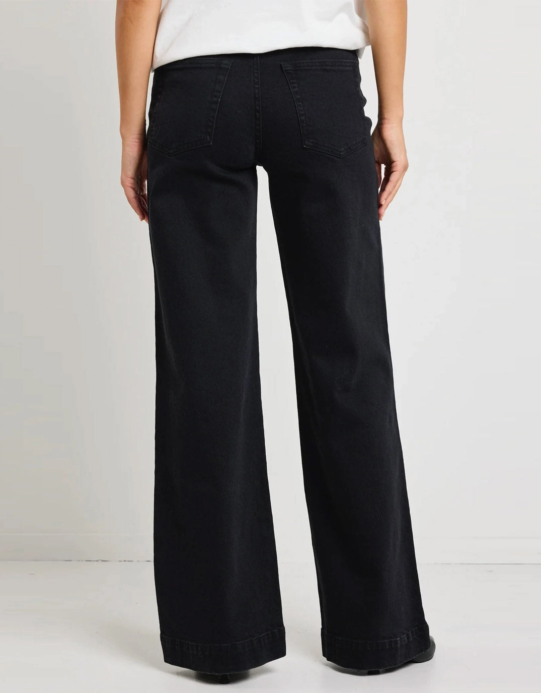 Classic Appeal Concert Mid Rise Wide Leg Pocket Jean - Black