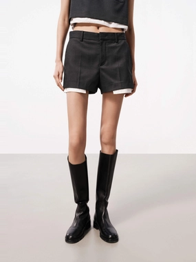 Contrast Detail Straight Shorts sports accessory Vacation Outfit