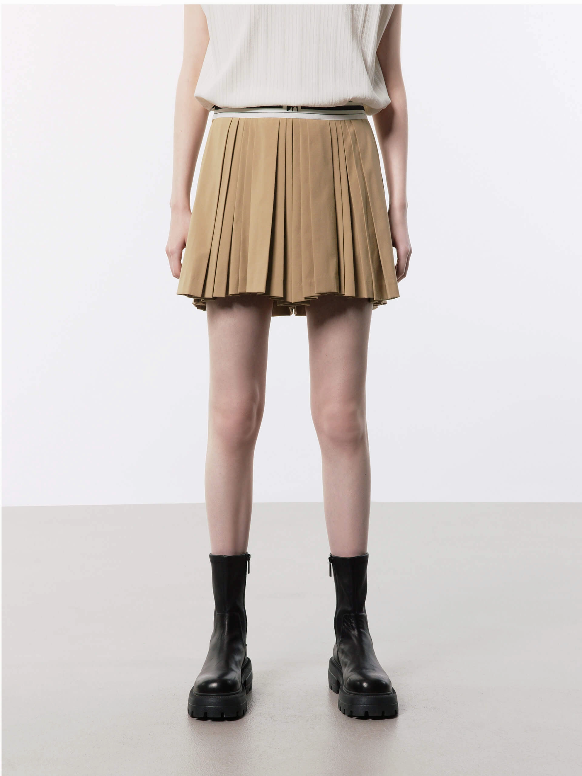 Comfy Waist Easy Fit Design Contrast Waist Pleated Skort