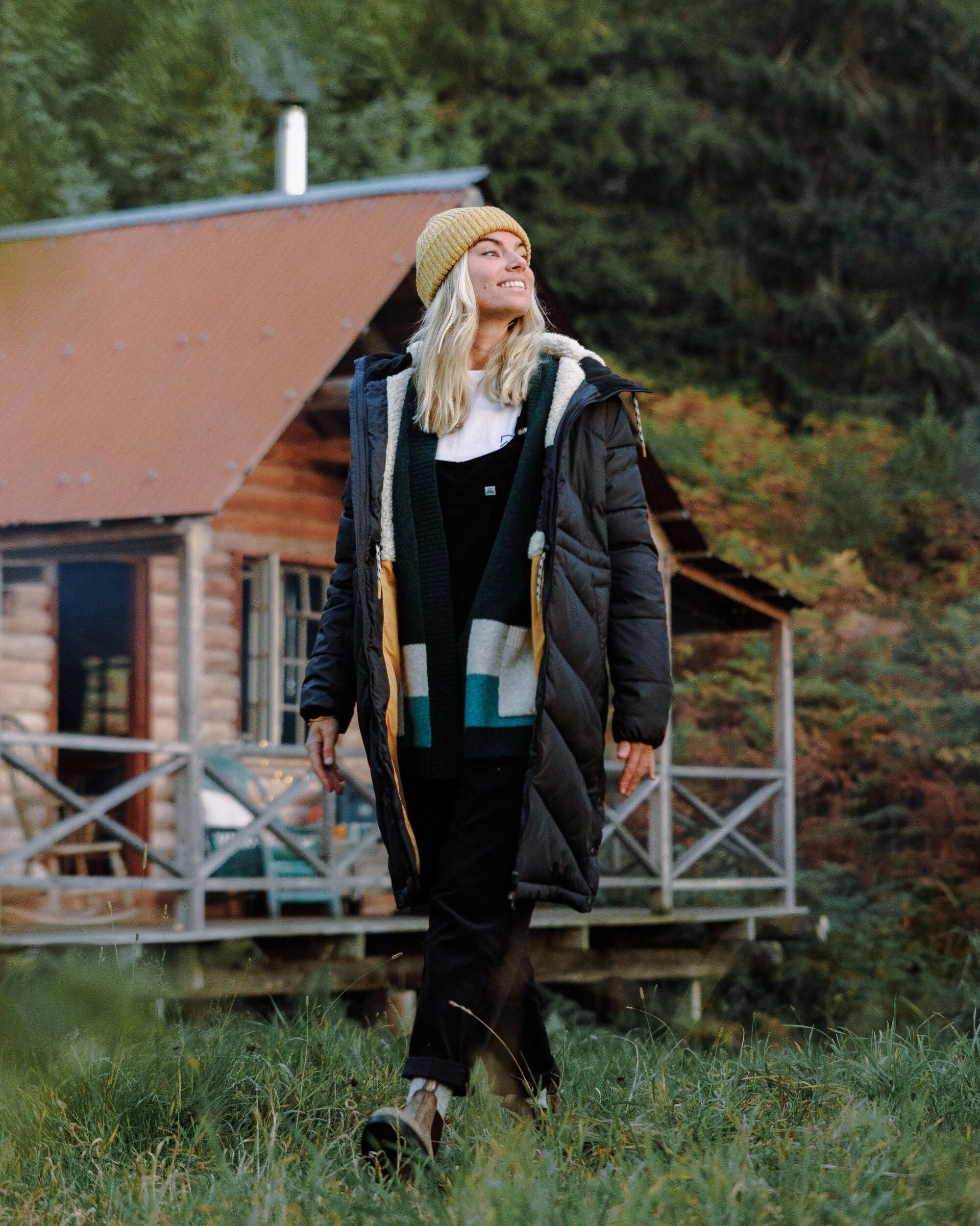 Kinsey Recycled Jacket - Phantom Black WaterRepellentExterior NonChafing Seam Placement