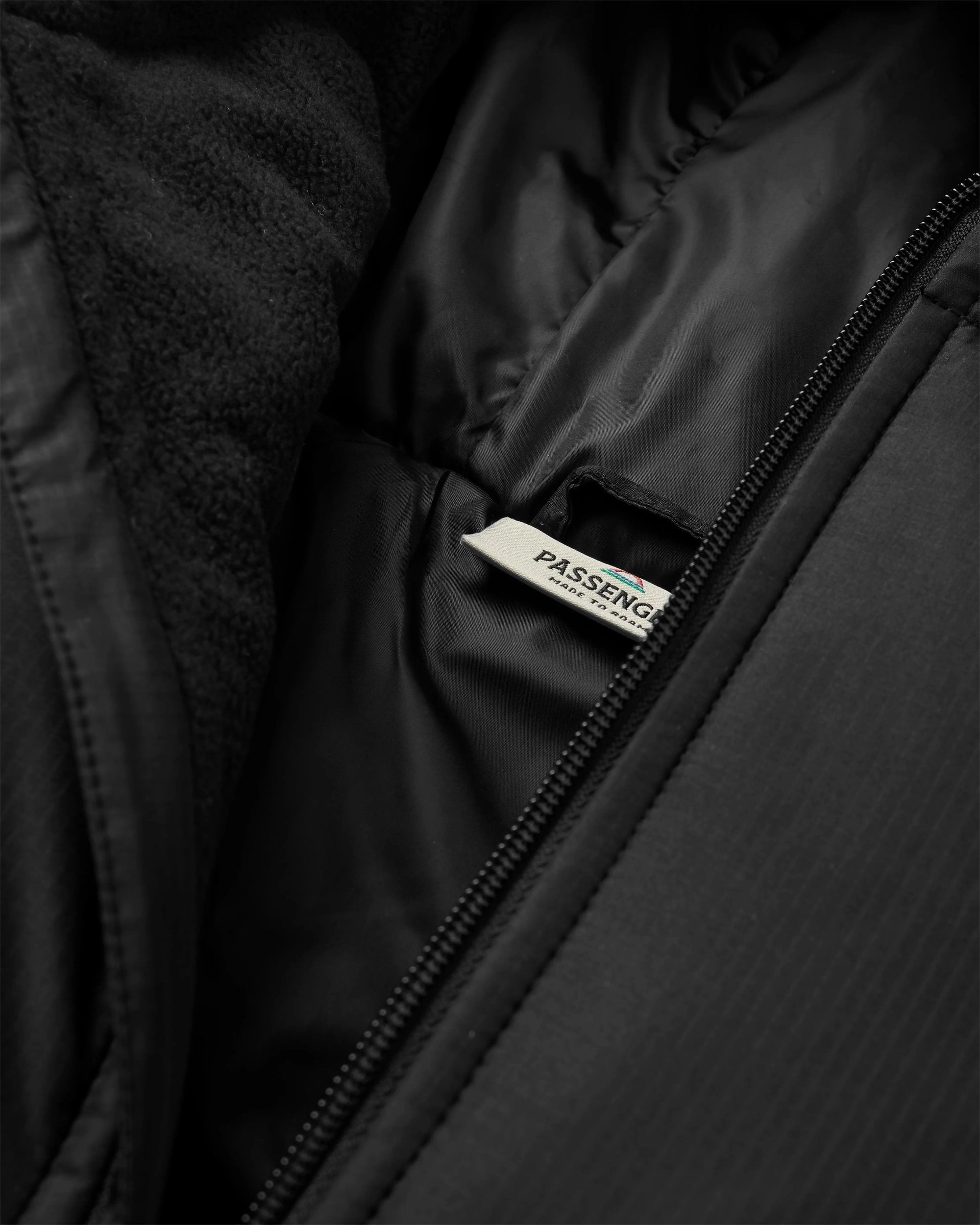 Sleek Layer Fit Oceanic Recycled Insulated Anorak - Black/Retro Orange
