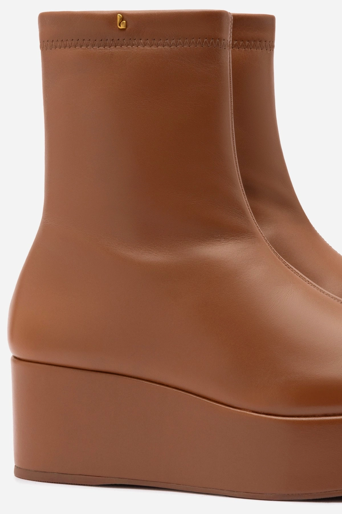 Low Profile Silhouette Dani New Flatform Boot In Caramel Leather