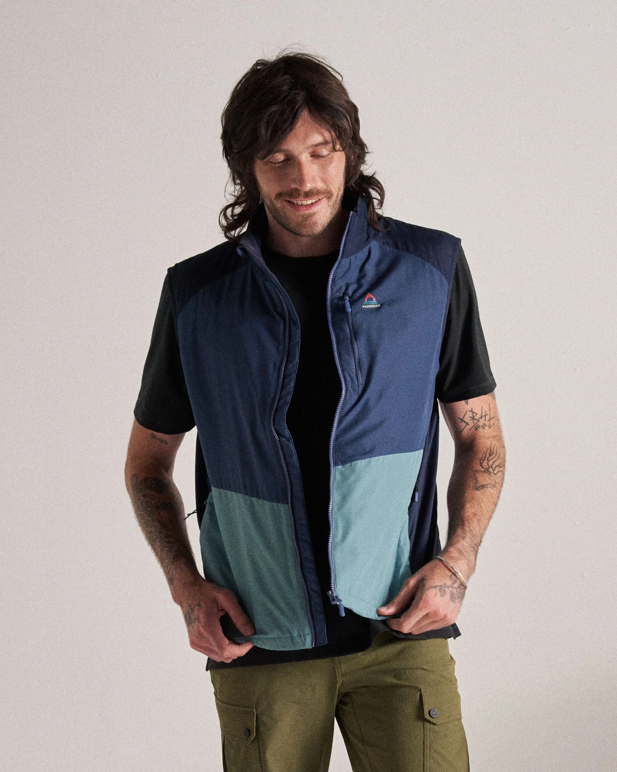 Convertible Collar Style Daybreak Lightweight Recycled Thermore? Insulated Gilet - Rich Navy/Dark Denim/Arctic