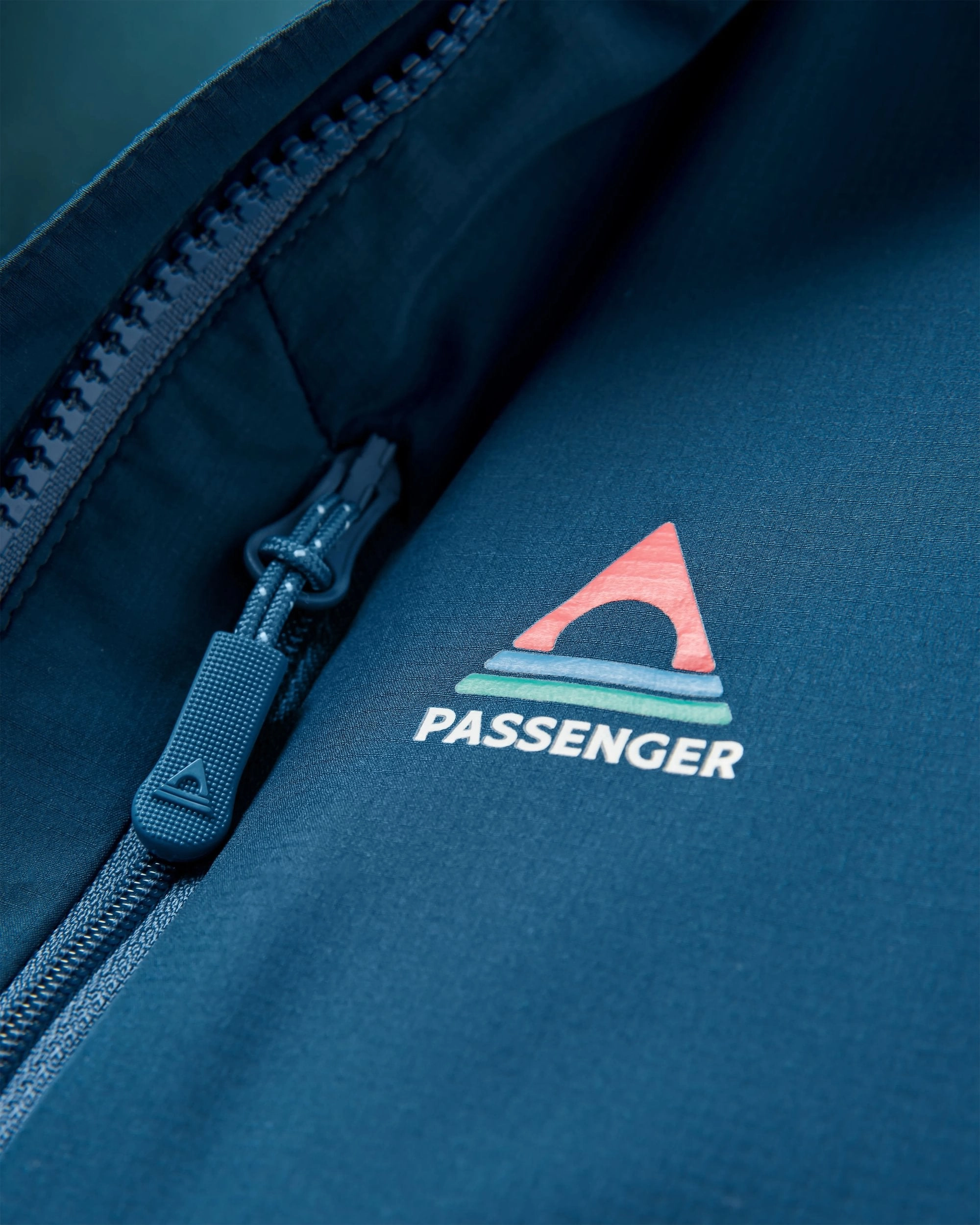 Daybreak Lightweight Recycled Thermore? Insulated Jacket - Rich Navy/Dark Denim/Arctic snag resistant