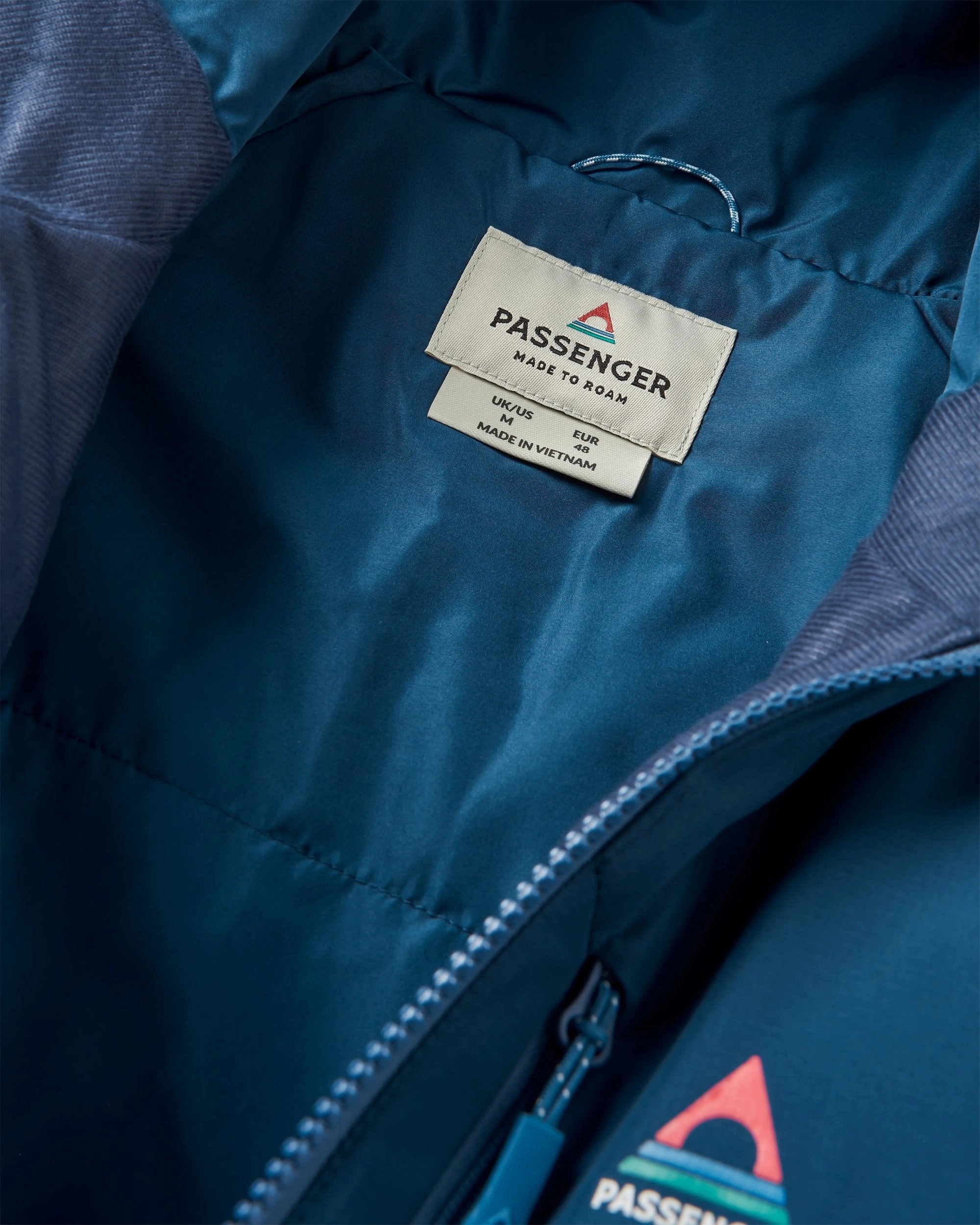 Daybreak Lightweight Recycled Thermore? Insulated Jacket - Rich Navy/Dark Denim/Arctic Casual Comfy Layer