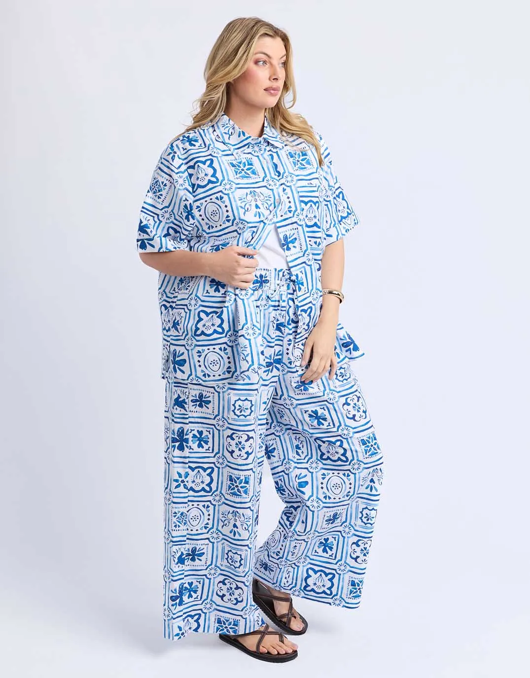 Neutral Toned Stitching Dolce Tile Shirt - Ocean Tile Print