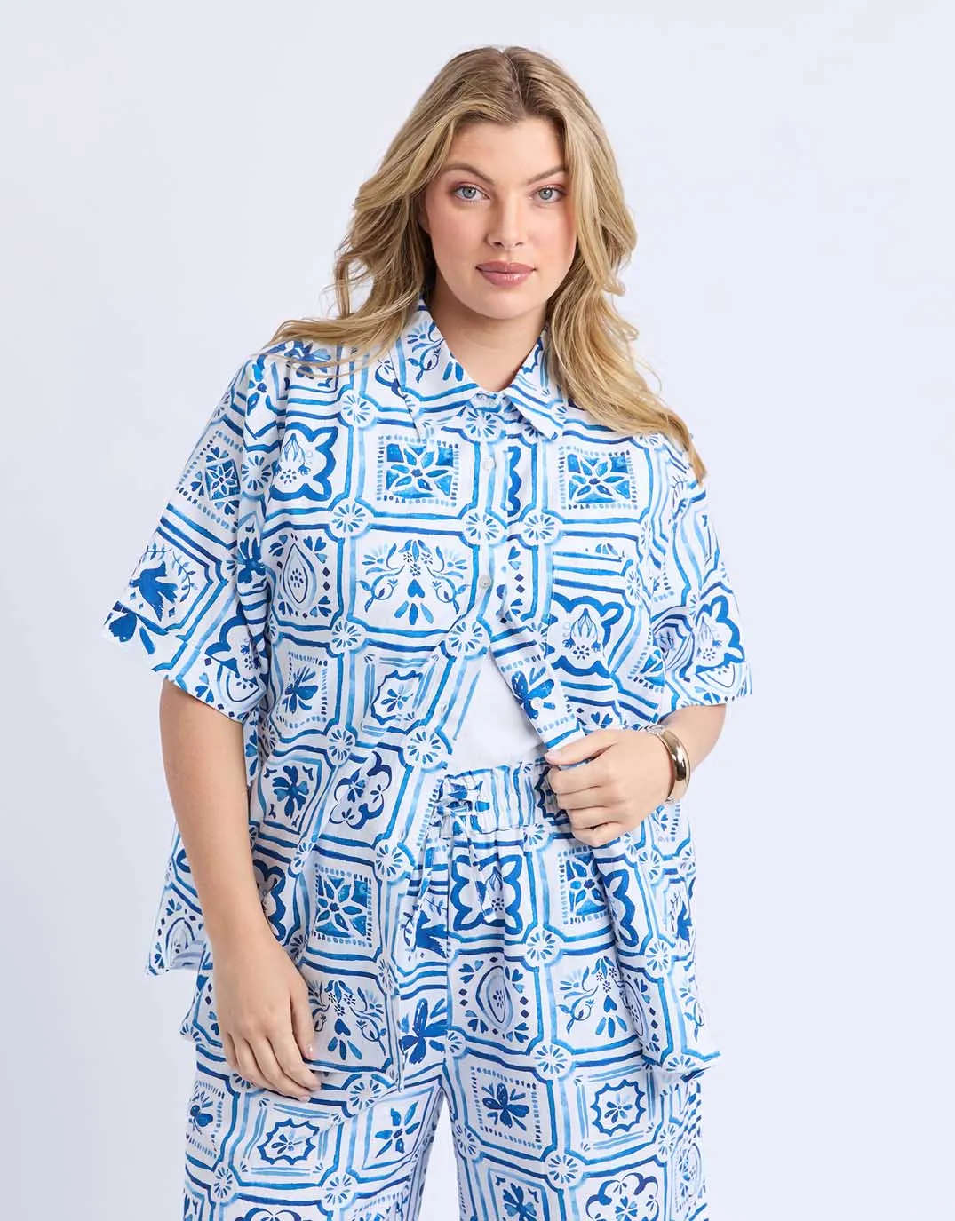 Breathable Layer Sports Ready Dolce Tile Shirt - Ocean Tile Print