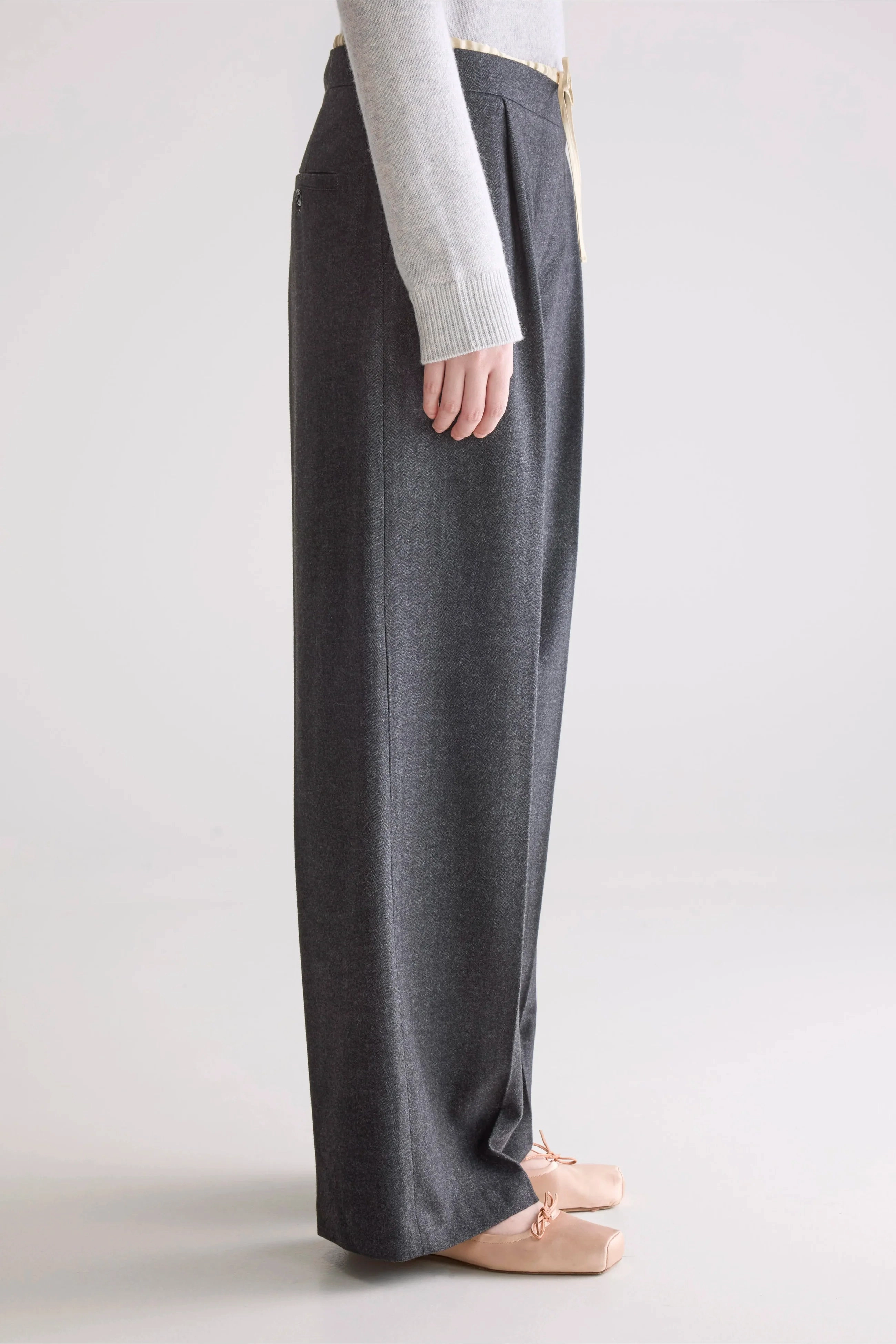 Bellerose Turin Trousers in Anthracite Secure Cuff Design Hidden pockets