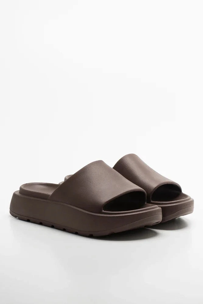 Platform Slide Brown Seamless Design