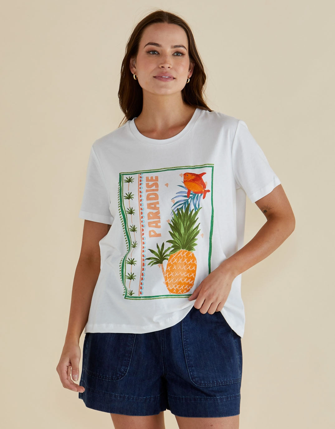 Ellia Crew Tee - Paradise Beach Print White Timeless Comfort