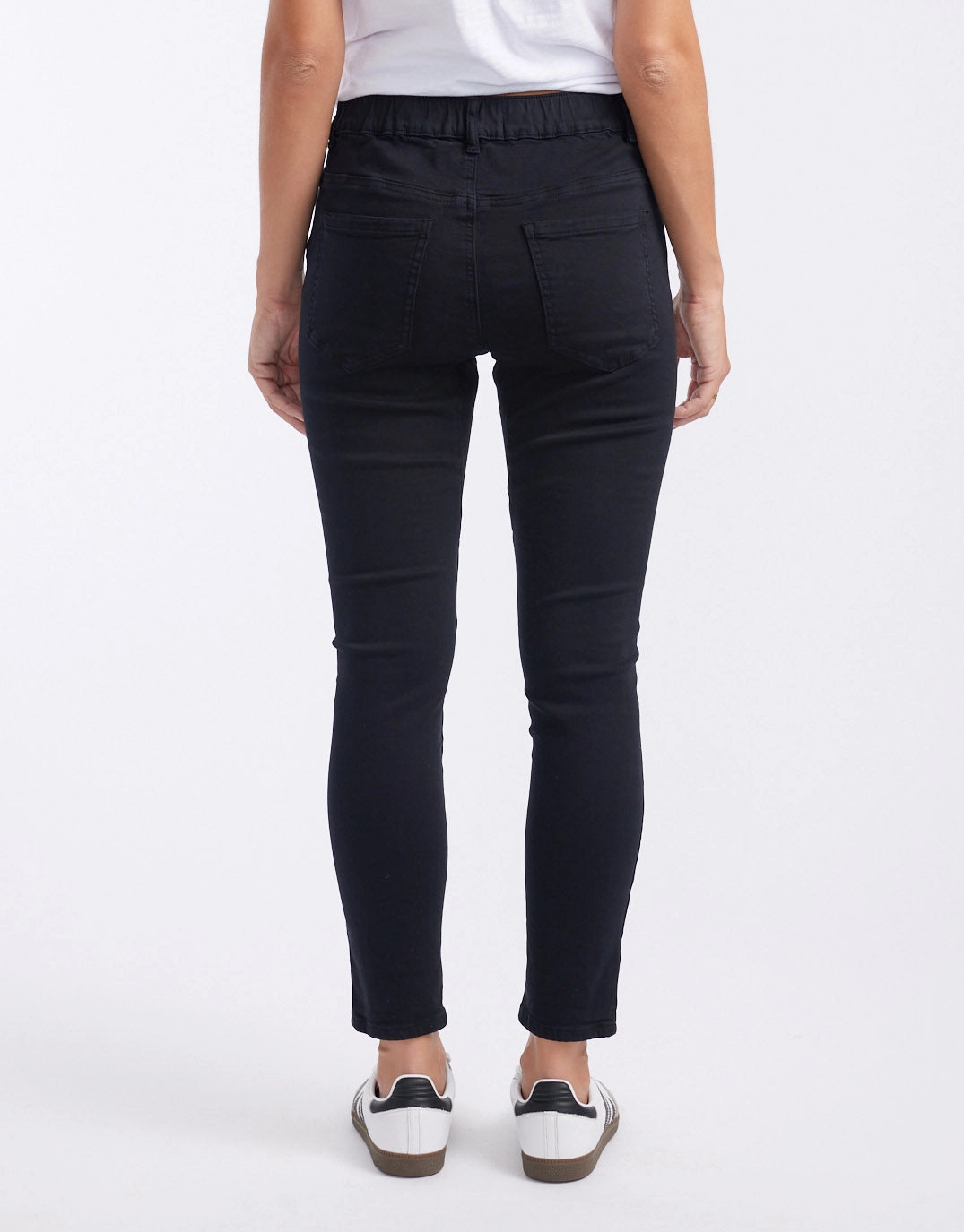 Stretch Fabric Weekend Warrior Smooth Emma Stretch Jean - Black