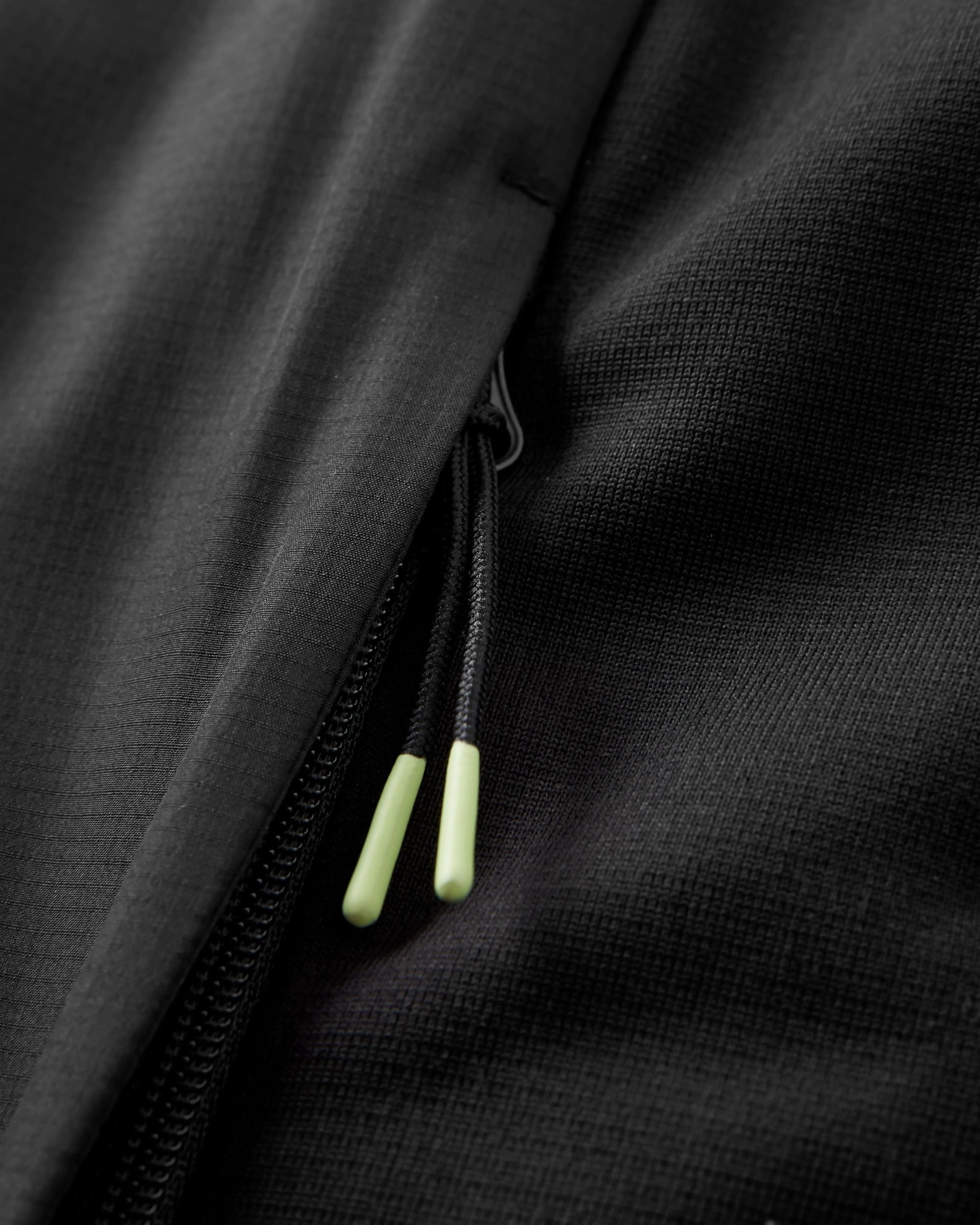 mesh ventilation Daybreak Lightweight Recycled Thermore? Insulated Jacket - Black