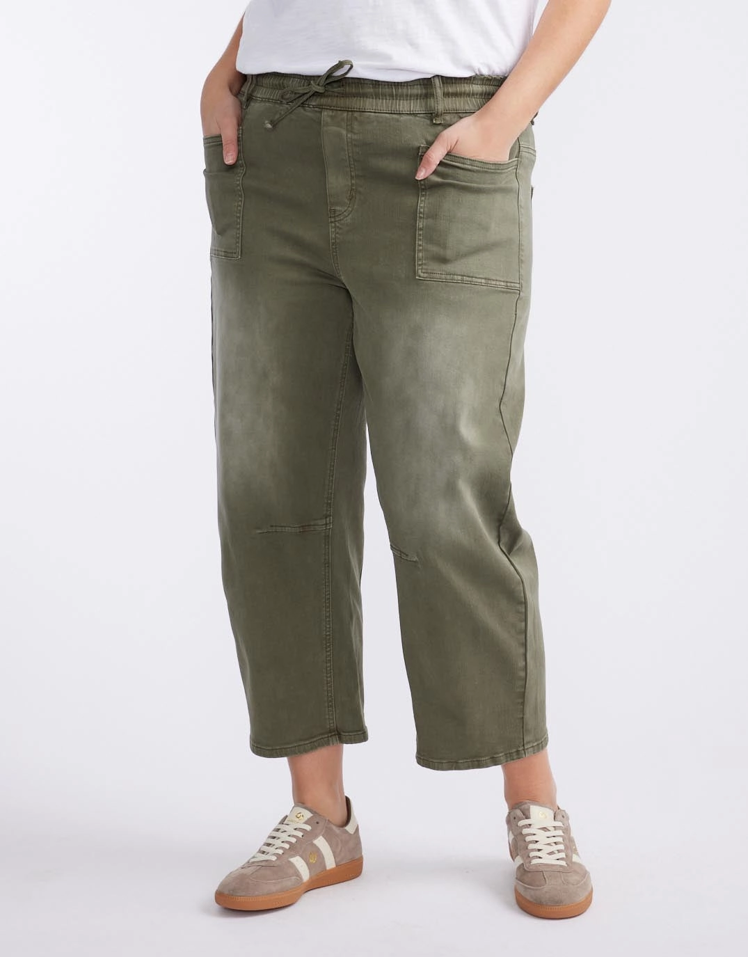 Simple Detail Leo Barrel Jeans - Khaki