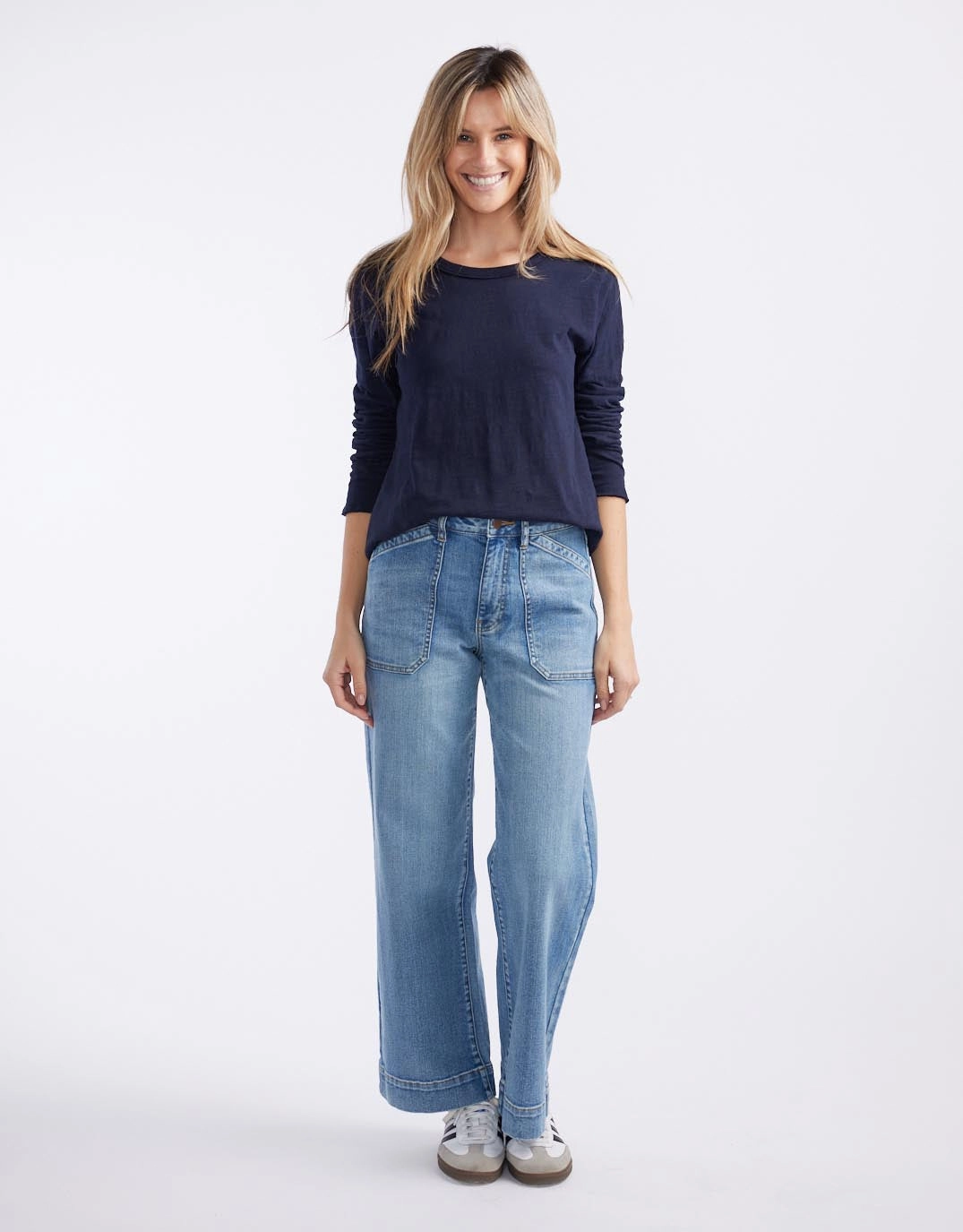 Essential Scoop Hem Long Sleeve T-shirt - Navy Casual Layer Light and Breezy