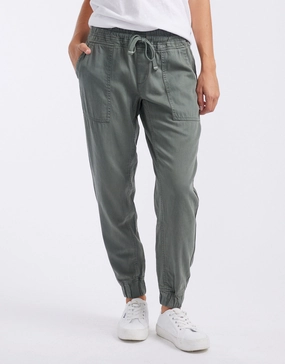 Breathable Layer Fit Weekend Utility Pants - Khaki