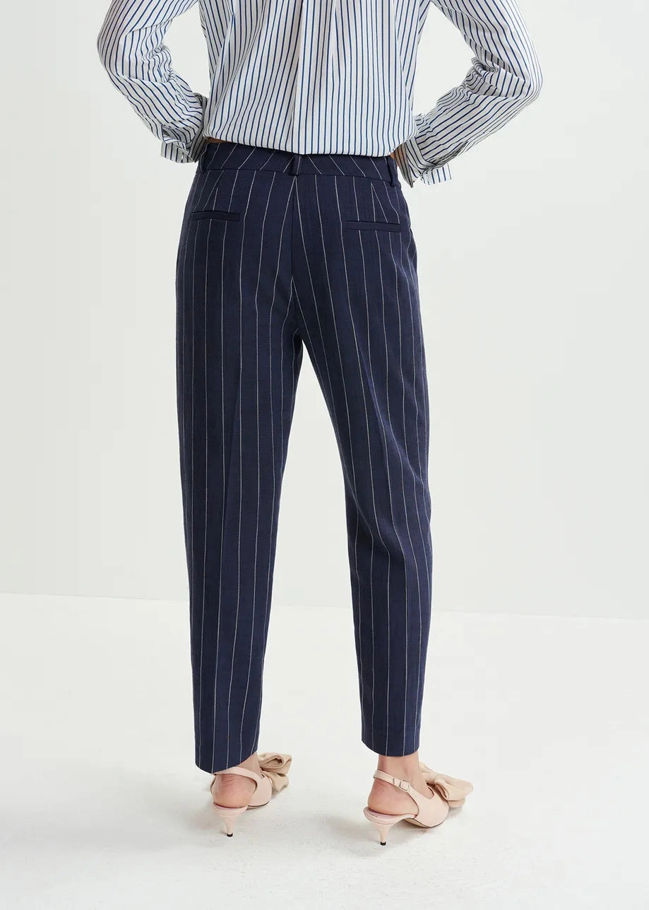 EA Host Carotte Leg Pants in Dark Sapphire Active Utility