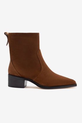 Lightweight Construction Hunter Florencia Low Boot In Burnt Umber Suede
