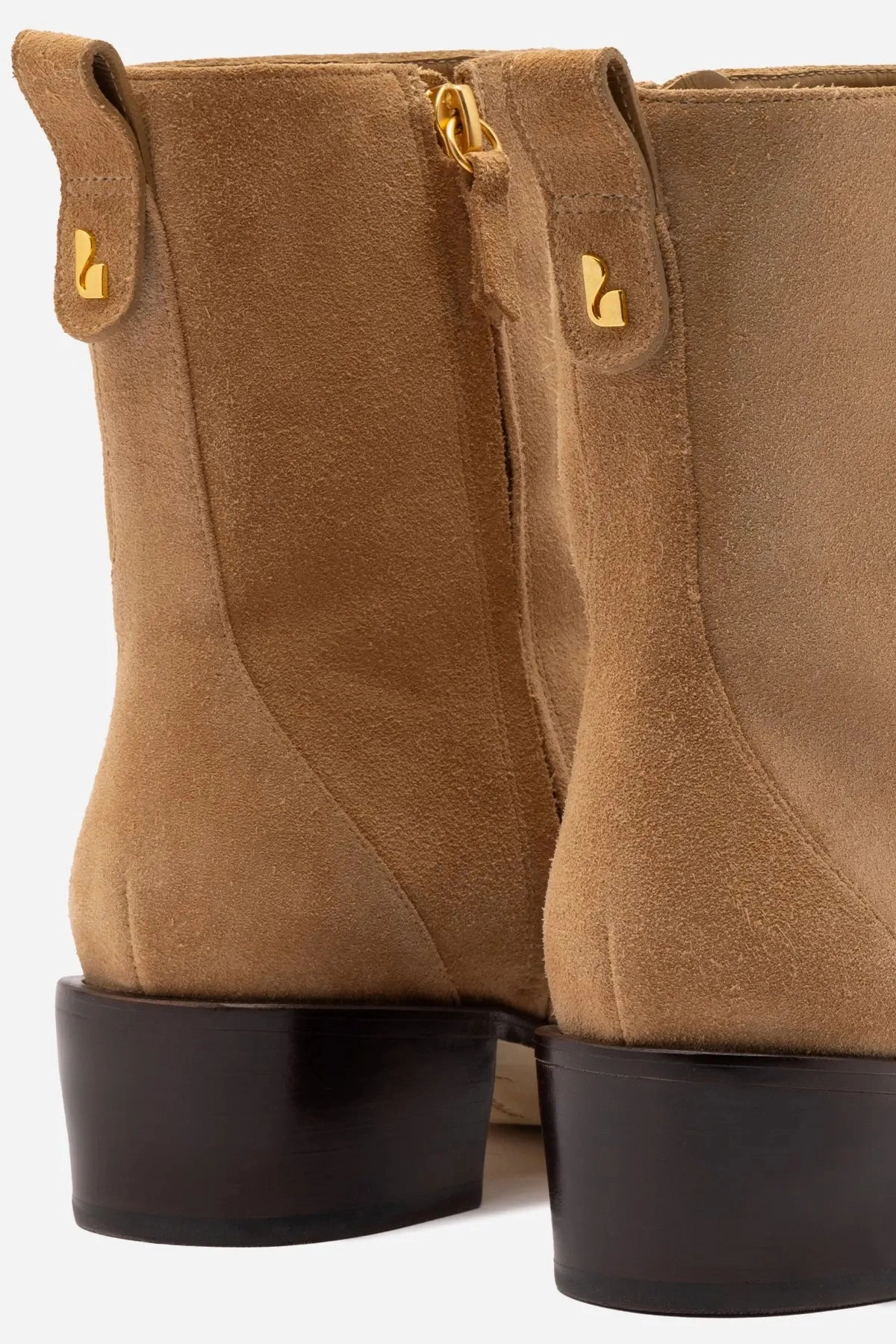 Long Hour Florencia Low Boot In Peanut Suede